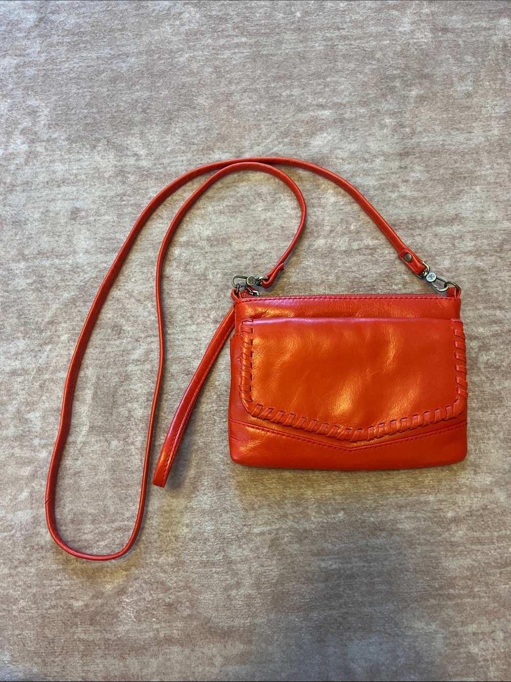 Hobo Red Leather Crossbody Bag - Classic Women's Shoulder Purse